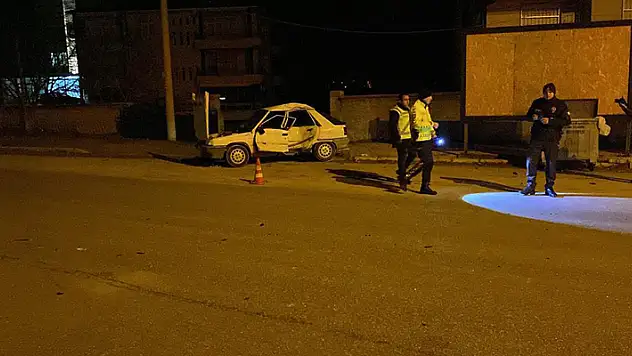 Konya'da tır ile otomobil çarpıştı: 2 yaralı
