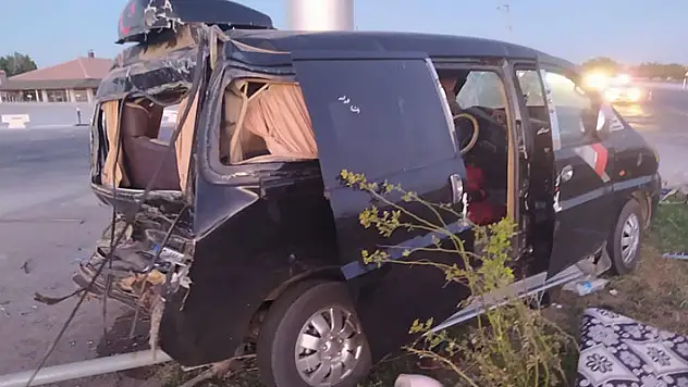 Konya'da tır minibüse arkadan çarptı: 6 yaralı