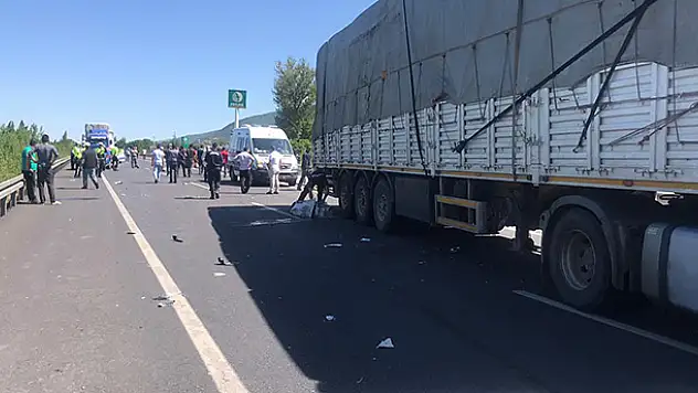 Konya'da tır motosiklete çarptı: 2 ölü, 2 yaralı