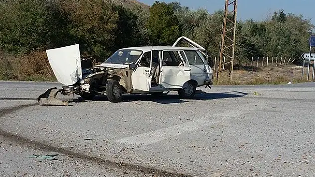 Konya'da tır otomobile çarptı: 1 ölü