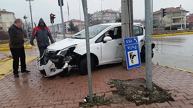 Konya'da tır otomobille çarpıştı: 1 yaralı