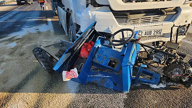 Konya'da tırın altında kalan tarım aracının sürücüsü hayatını kaybetti
