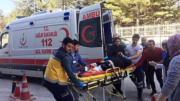 Konya'da tırın altında kalan yaşlı kadının bacağı koptu!