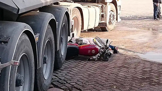 Konya'da tırın çarptığı motosiklet sürücüsü öldü