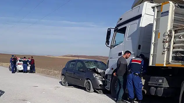 Konya'da Tırla otomobil çarpıştı: 5 yaralı