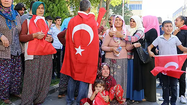 Konya'da toprağa verilen şehit teğmenin cenazesi için Kahramanmaraş'ta feryat ettiler