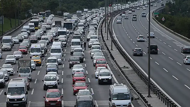 Konya'da trafiğe kayıtlı araç sayısı martta 816 bin 188'e ulaştı