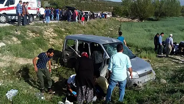 Konya'da trafik kazası : 1 ölü, 7 yaralı
