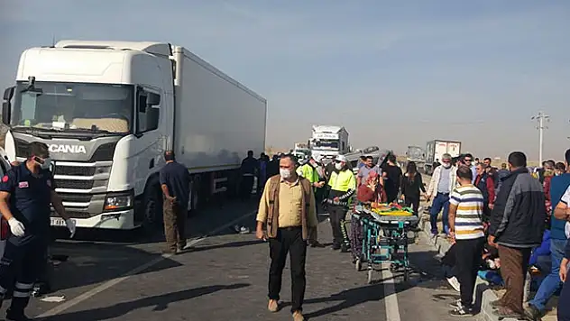 Konya'da trafik kazası: 2 ölü, 6 yaralı