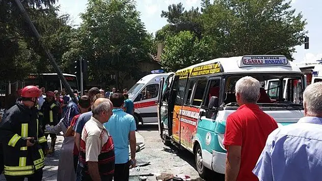Konya'da trafik kazası : 4 Yaralı