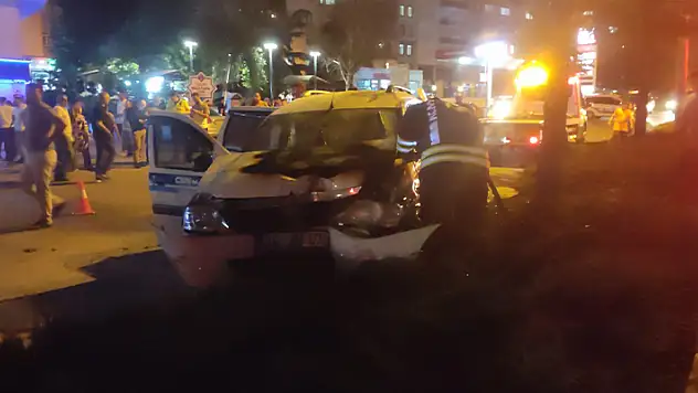 Konya'da trafik kazasında 2 kişi yaralandı
