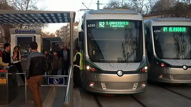 Konya'da tramvayda şüpheli paket ihbarı