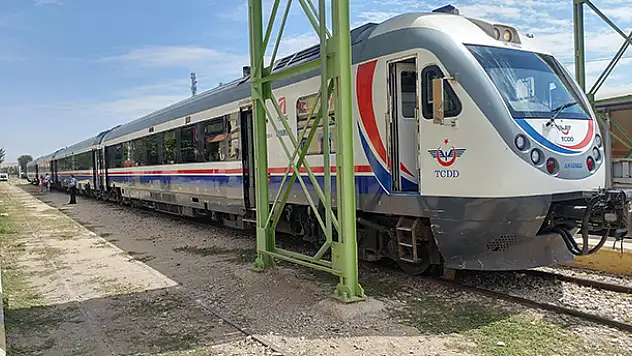 Konya'da trene bomba ihbarı yapıldı 15 kilo esrar bulundu