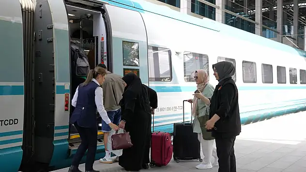 Konya'da trenlere bayram takviyesi