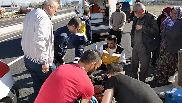 Konya'da triportör devrildi: 2 yaralı