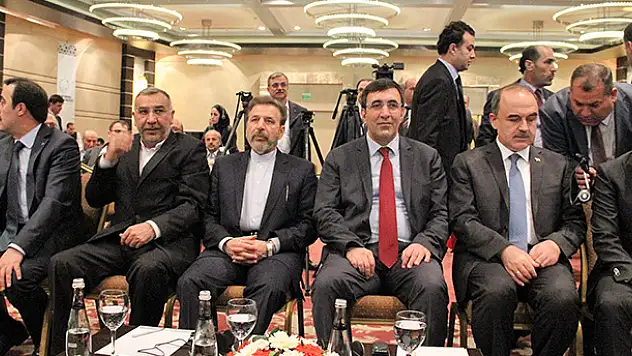 Konya'da Türkiye-İran İş Formu imzalandı
