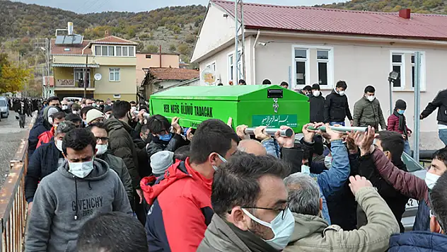 Konya'da, Tuzlukçu Belediye Başkanının yaralandığı kazada ölen gencin cenazesi defnedildi
