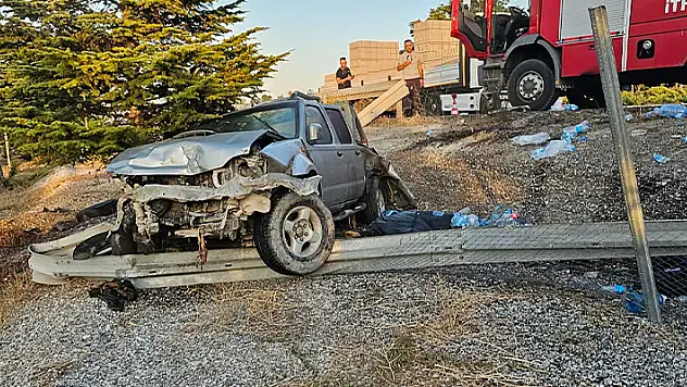 Konya'da üç aracın karıştığı trafik kazasında 2 kişi öldü, 2 kişi yaralandı