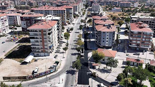 Konya'da ulaşımı rahatlatacak 800 metrelik dev asfalt adımı atıldı