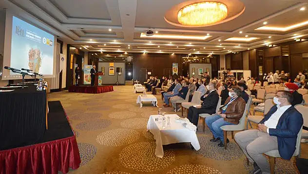 Konya'da Uluslararası Turizmde Yükselen Eğilimler Kongresi başladı
