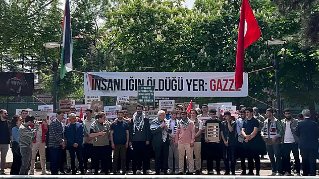 Konya'da üniversite öğrencileri ve akademisyenler 'Kampüste Filistin Nöbeti' eylemi yaptı
