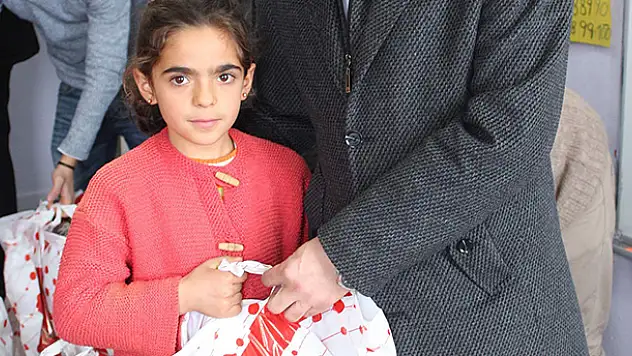 Konya'da üniversite öğrencilerinden eğitime destek