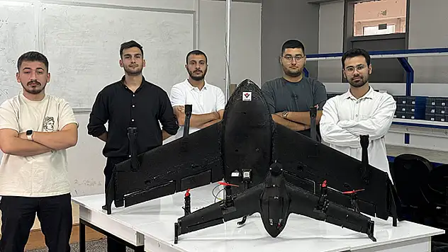 Konya'da üniversite öğrencilerinin patentini aldıkları yapay zekalı İHA'sı TEKNOFEST'te yer alıyor
