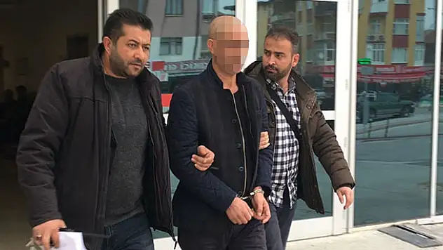Konya'da uyuşturucu bağımlısı, yoldan geçen Suriyeliyi bıçakladı