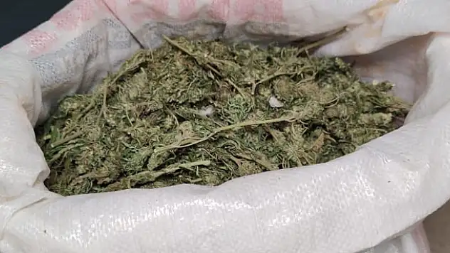 Konya'da uyuşturucu operasyonunda 3 kilo 615 gram kubar esrar ele geçirildi