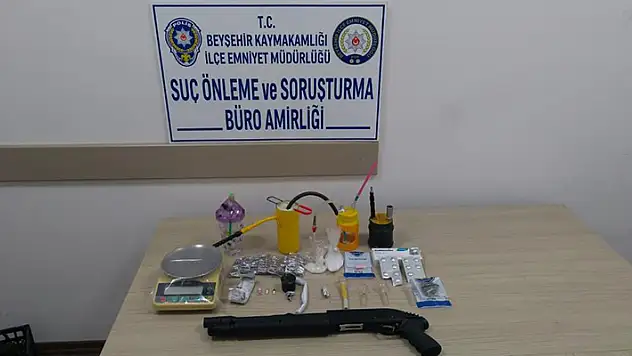 Konya'da uyuşturucu operasyonunda 3 kişi gözaltına alındı, 1'i tutuklandı