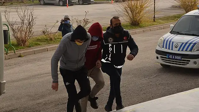 Konya'da uyuşturucu operasyonunda gözaltına alınan 17 kişiden 12'si tutuklandı