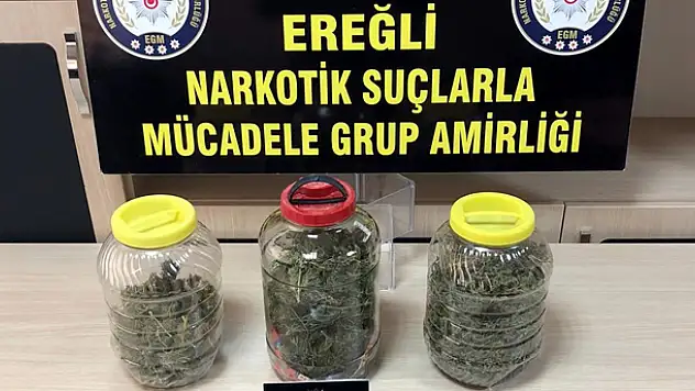 Konya'da uyuşturucu operasyonunda gözaltına alınan 8 kişiden 3'ü tutuklandı