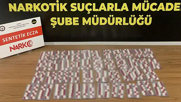 Konya'da uyuşturucu operasyonunda yakalanan 5 şüpheliden 3'ü tutuklandı