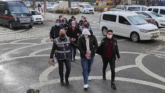 Konya'da uyuşturucu sattığı tespit edilen 2 kişi tutukladı
