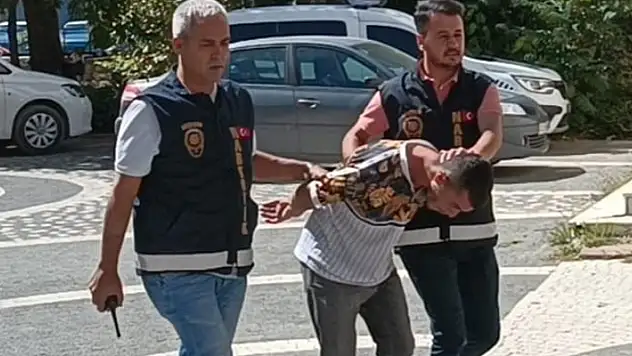 Konya'da uyuşturucu tacirlerine operasyon: 2 kişi tutuklandı

