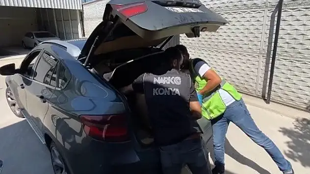 Konya'da uyuşturucu taşıyan avukatı narkotik polisi adım adım takip etmiş
