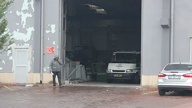 Konya'da üzerine iş makinesi devrilen işçi öldü