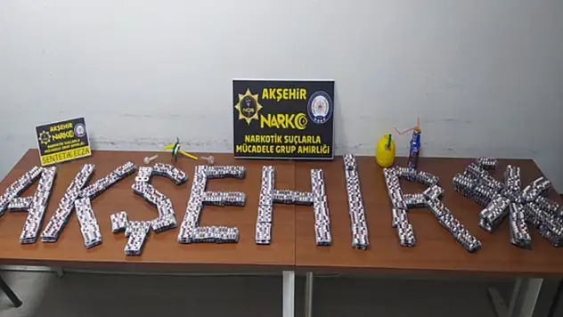 Konya'da valizlerinde uyuşturucu ele geçirilen 2 şüpheli tutuklandı
