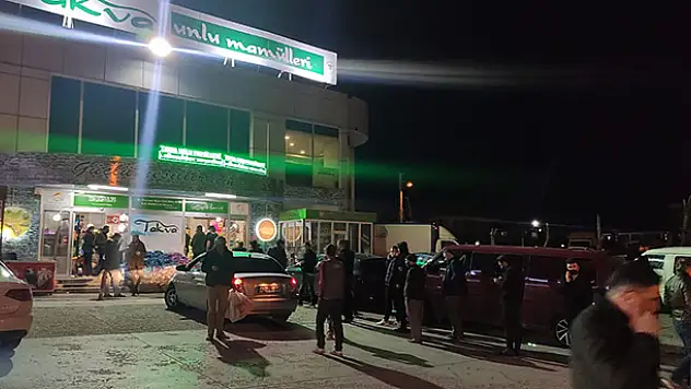 Konya'da vatandaşlar market ve fırınlara akın etti