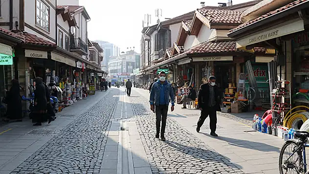 Konya'da vatandaşlar sigara içme yasağına kısmen uyuyor