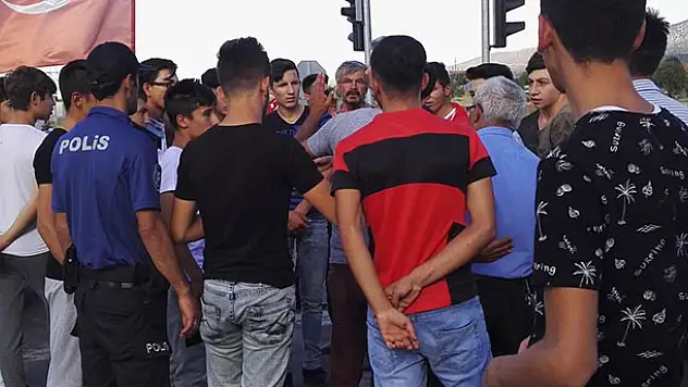 Konya'da vatandaşlardan yol kapama eylemi