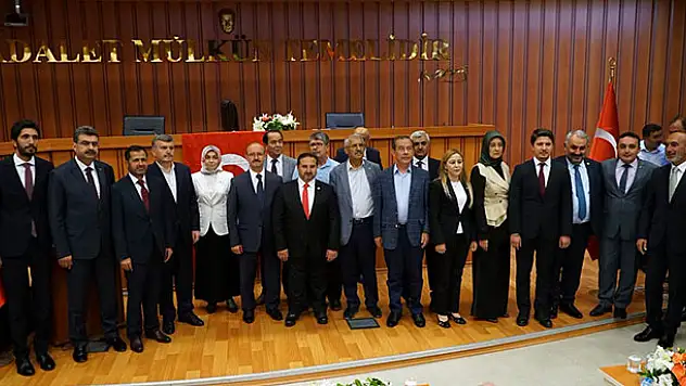 Konya'da vekiller mazbatalarını aldı