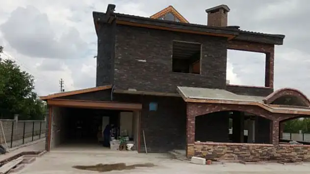 Konya'da villada uyuşturucu imalatı yapan 5 sanığa 25'er yıl hapis cezası verildi