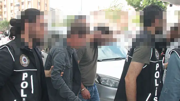 Konya'da villanın bodrum katını uyuşturucu imalathanesine çeviren 3 kişi tutuklandı