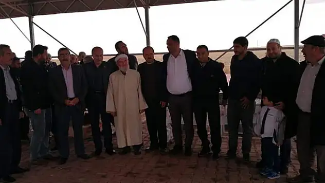 Konya'da yağmur duası yaparken yağan yağmur sevindirdi