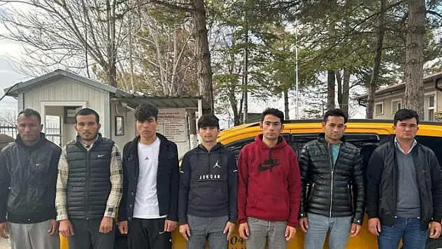 Konya'da yakalanan 7 düzensiz göçmene 159 bin lira para cezası
