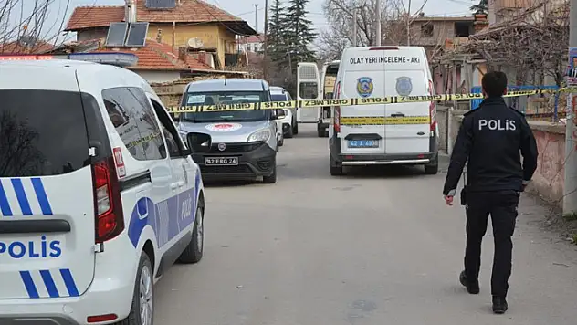 Konya'da yalnız yaşayan adam evinde satırla öldürülmüş halde bulundu
