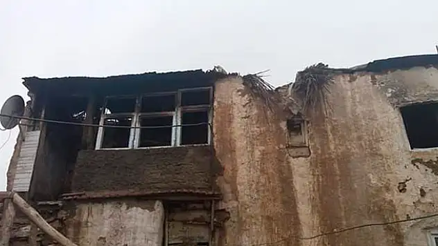 Konya'da yanan ev kullanılamaz hale geldi