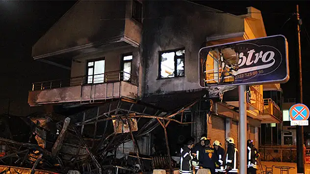 Konya'da yanan kafe kullanılamaz hale geldi