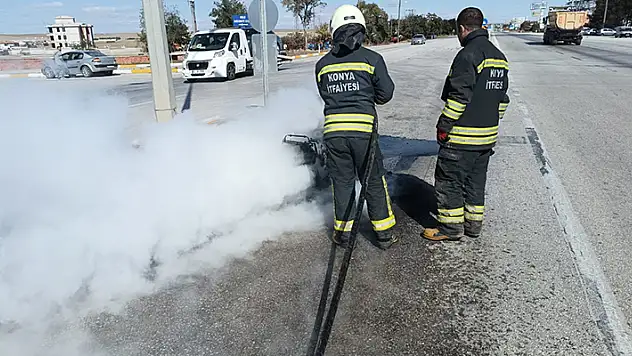Konya'da yanan motosiklet hurdaya döndü
